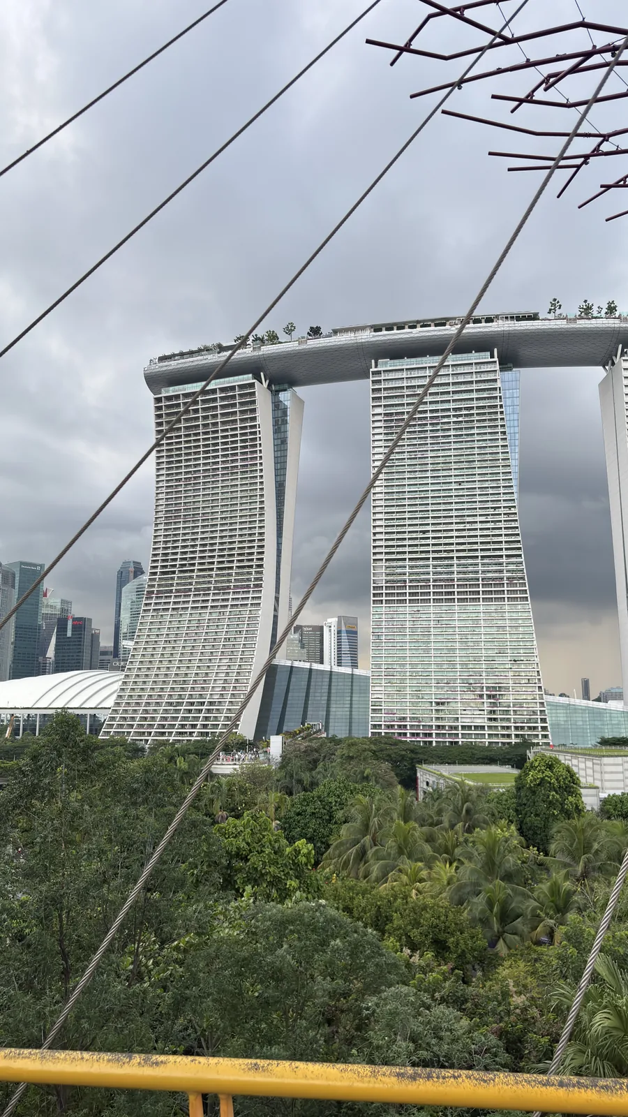 Marina Bay Sands widziany ze ścieżki OCBC Skyway